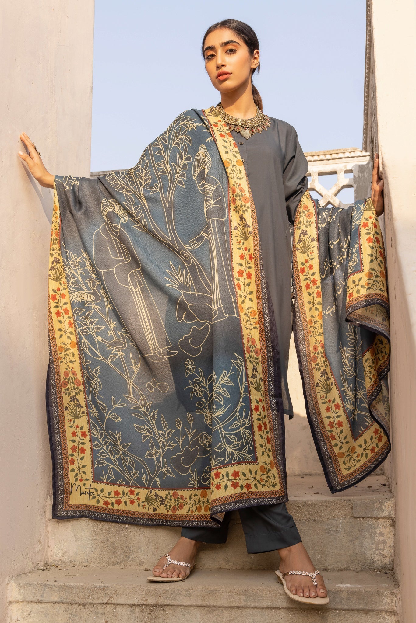 Gumaan (রহস্যে মোড়ানো) Odhni - Shaded Peacock Blue