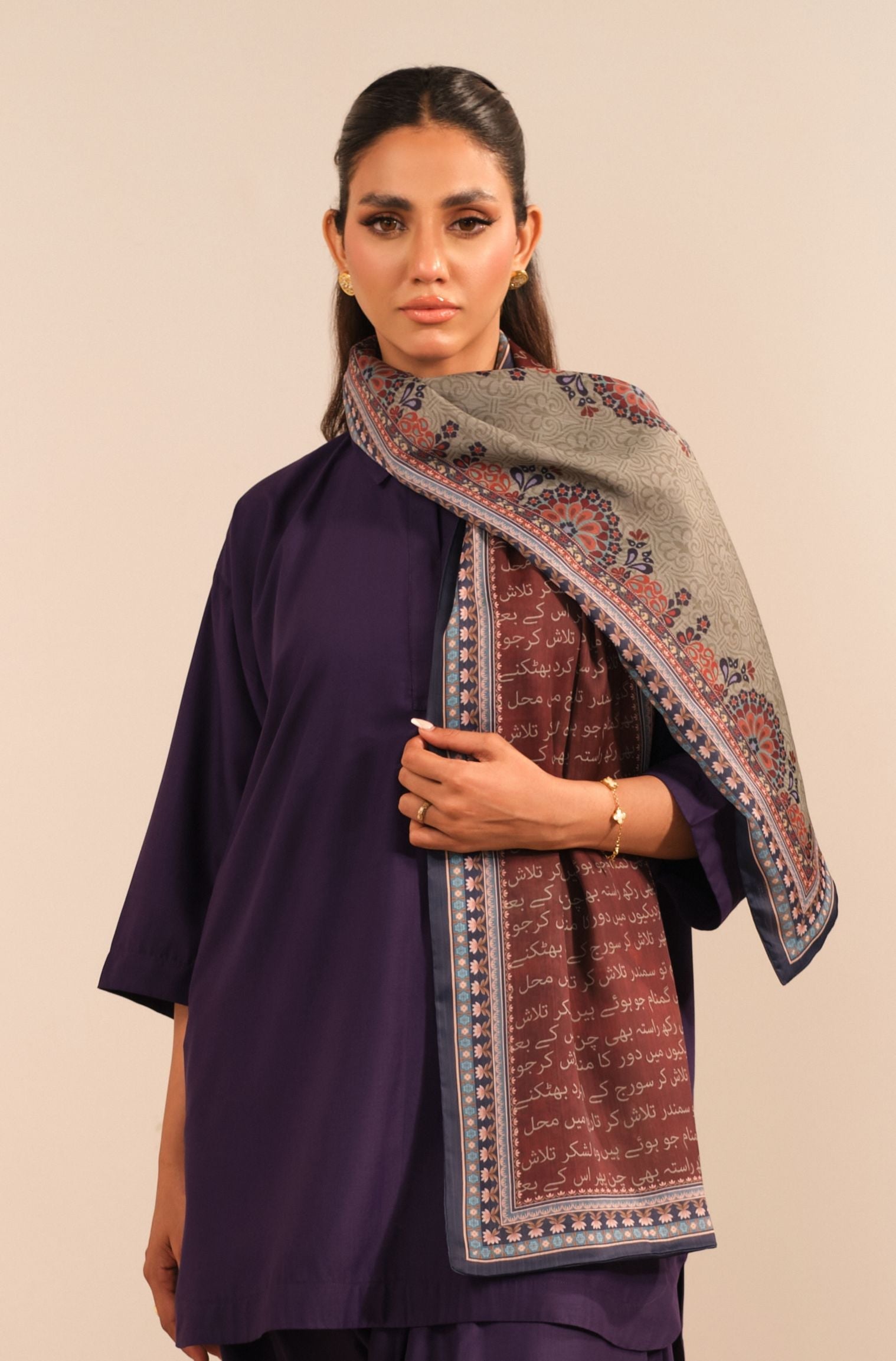 Talaash (The Search Within) Stole