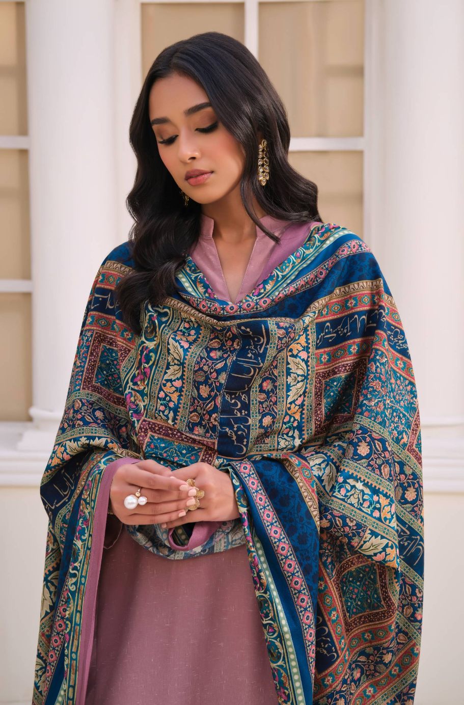 Manto's Unisex Blue Odhni with Urdu Calligraphy Paired with Pink Solid Co-Ord