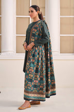 Manto's Unisex Blue Odhni Calligraphy Paired with Green Solid Co-Ord