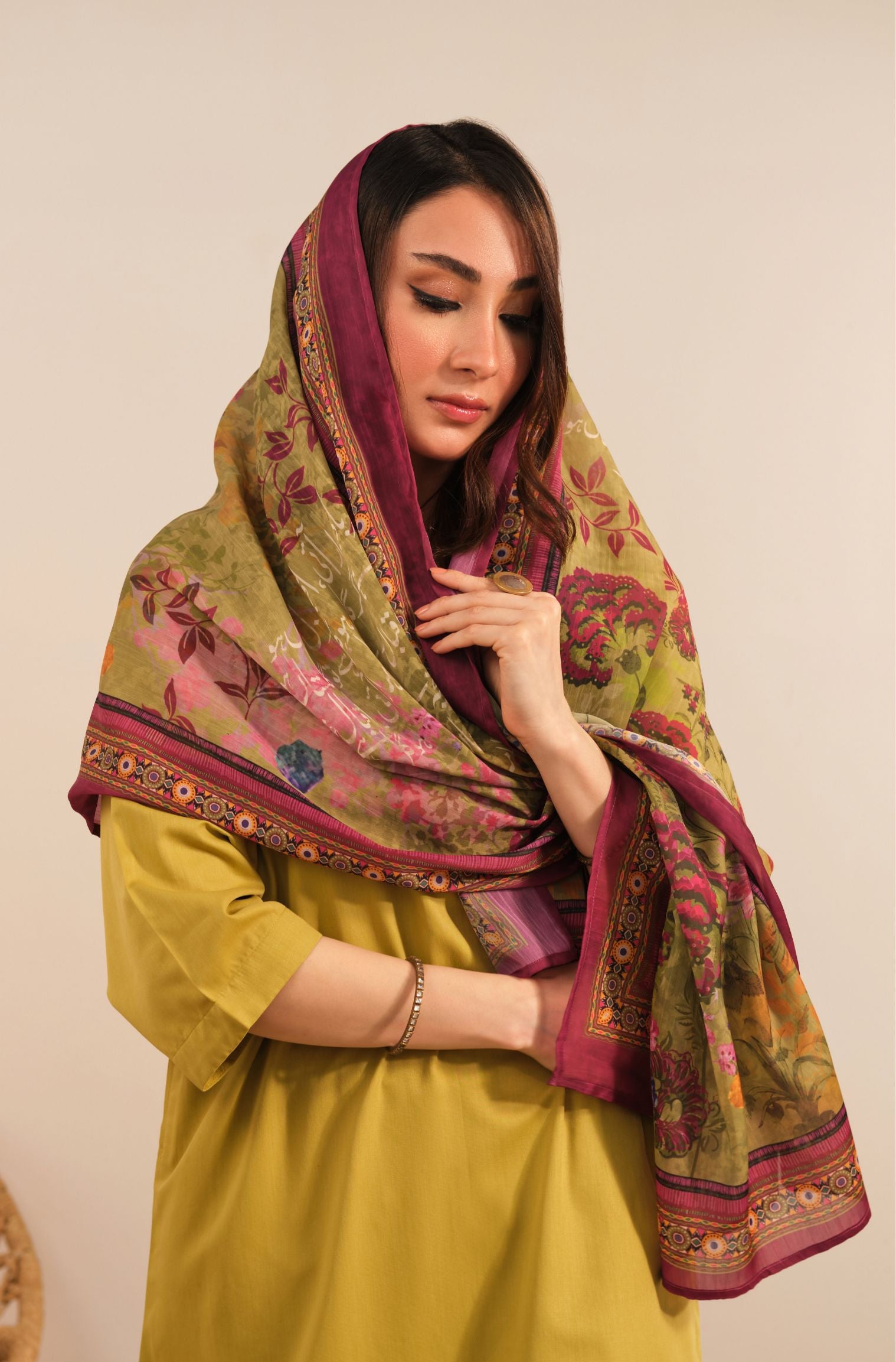 Gulfishan (পুষ্পিত) Scarf