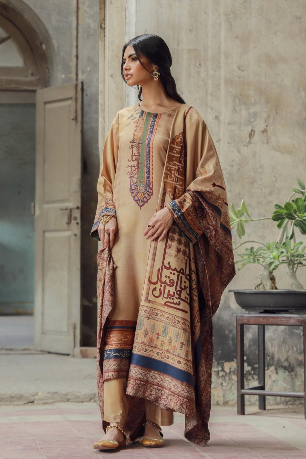 Manto Women's 2 Piece Jacquard Co-ord Set featuring Urdu Calligraphy of Words by Allama Iqbal Paired with Dasht Shawl