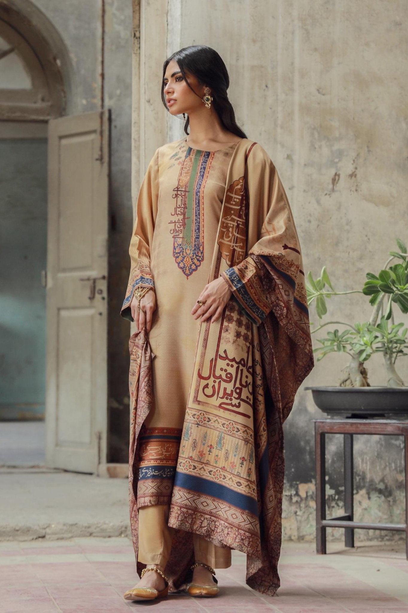 Manto Women's 2 Piece Jacquard Co-ord Set featuring Urdu Calligraphy of Words by Allama Iqbal Paired with Dasht Shawl