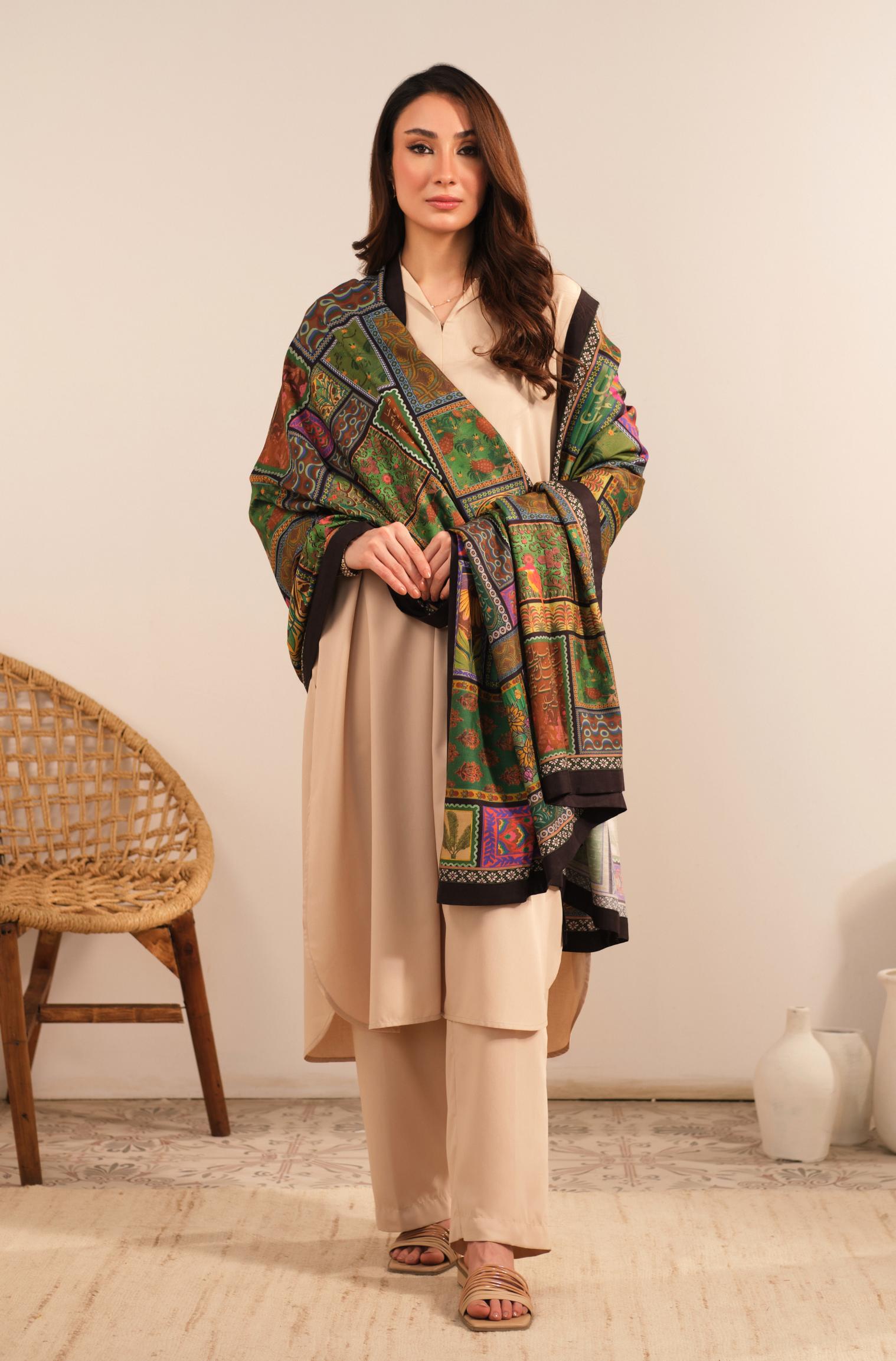 Manto's Unisex Green & Black Odhni with Urdu Calligraphy