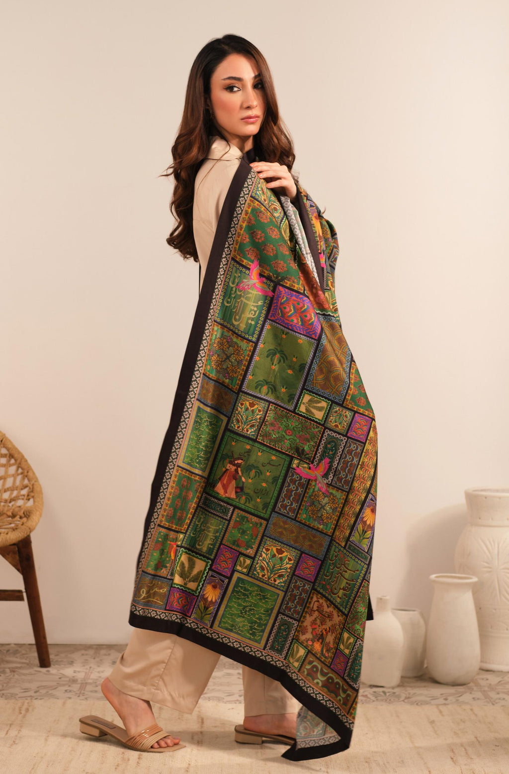 Manto's Unisex Green & Black Odhni with Urdu Calligraphy