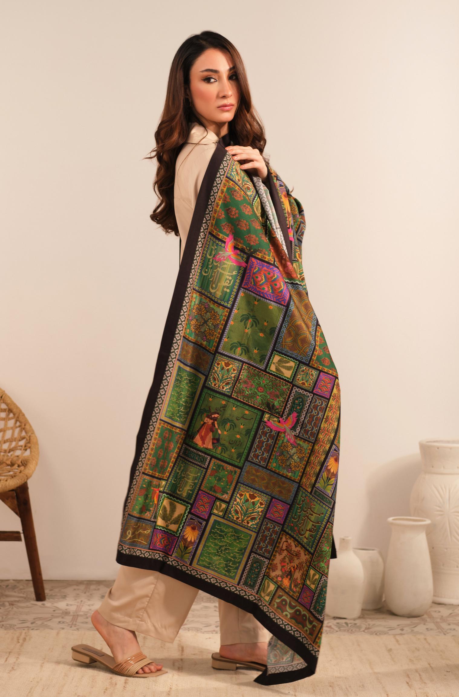 Manto's Unisex Green & Black Odhni with Urdu Calligraphy