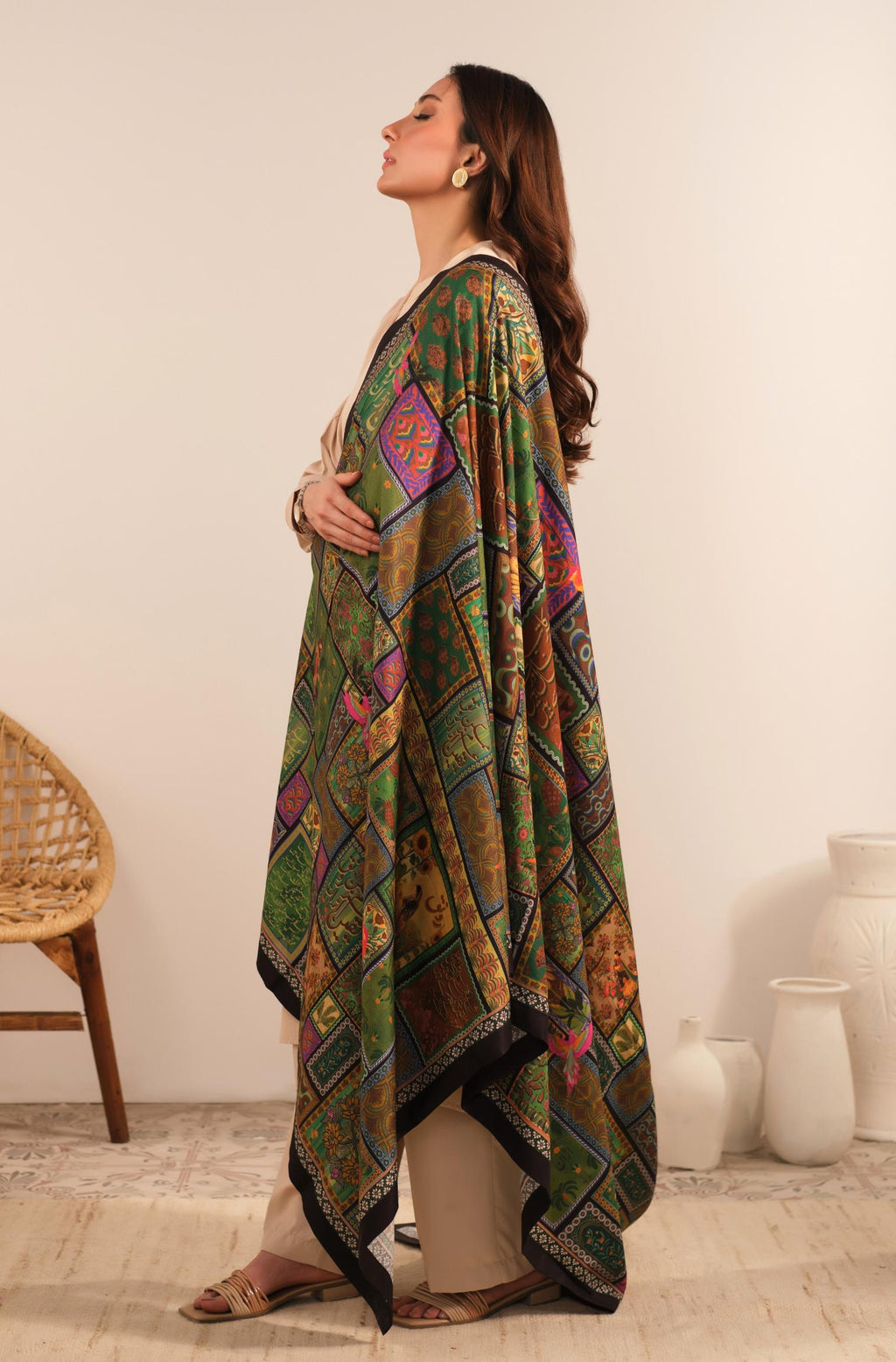 Manto's Unisex Green & Black Odhni with Urdu Calligraphy
