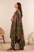 Manto's Unisex Green & Black Odhni with Urdu Calligraphy