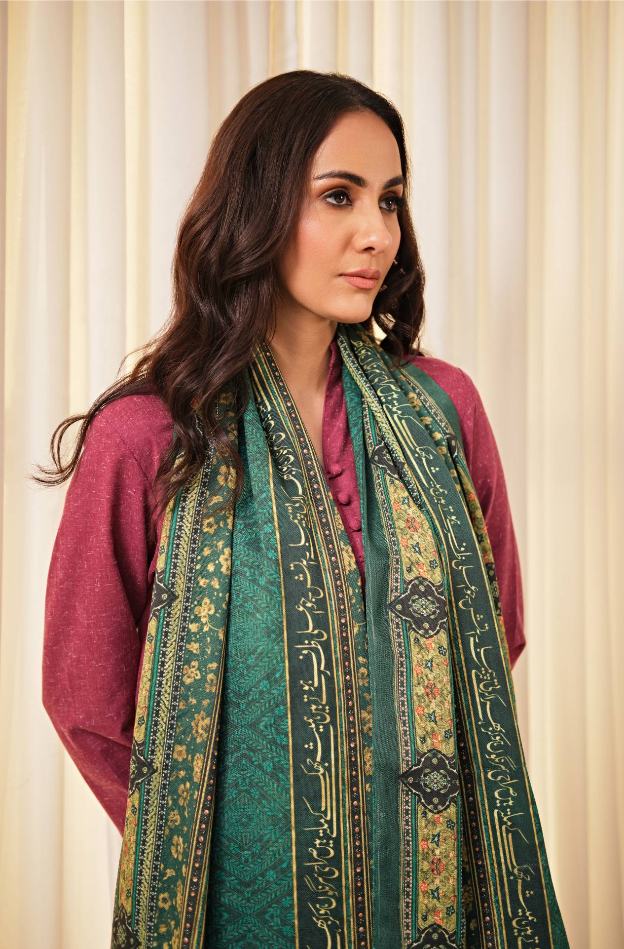 Manto Women's Double Sided Green Zarf Stole featuring Urdu Calligraphy
