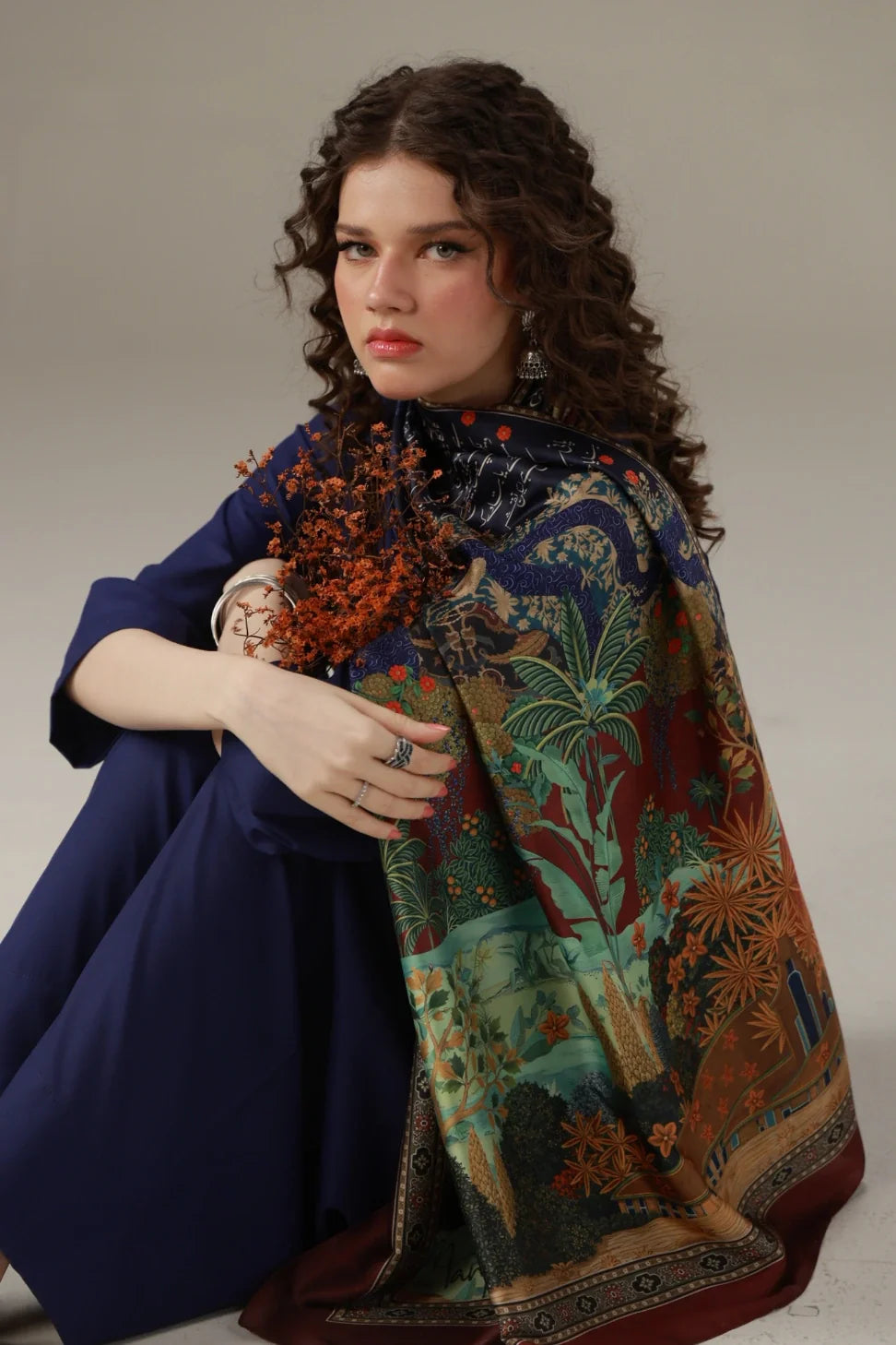 Humsaya (নিকটজন) Scarf