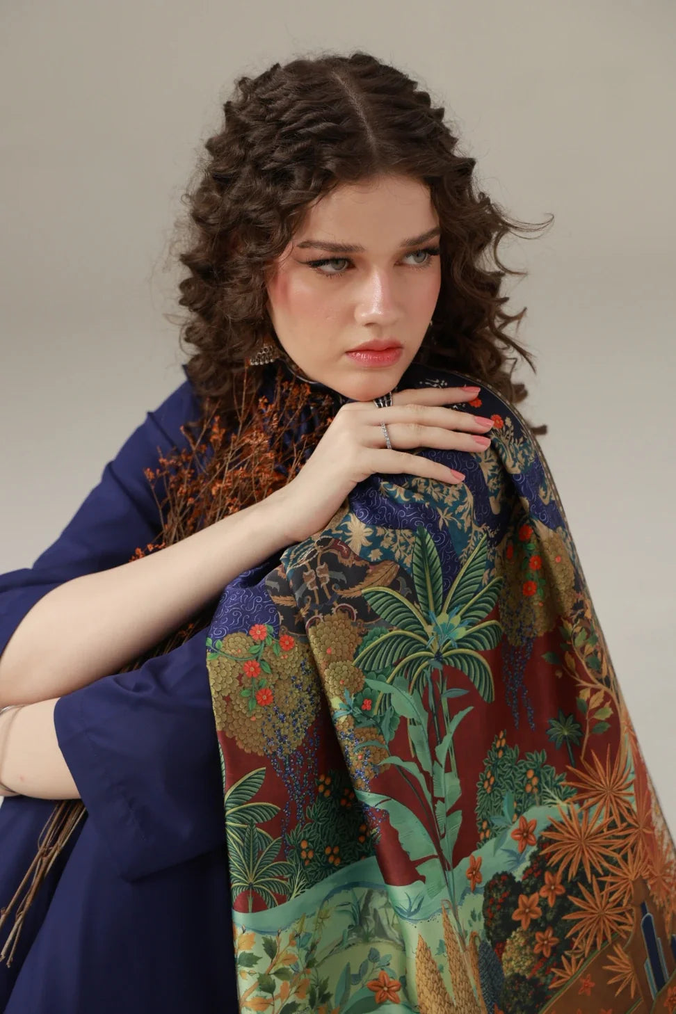 Humsaya (নিকটজন) Scarf