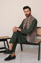 Shopmanto, wear manto, manto clothing brand, manto pakistan, ladies clothing brand, urdu calligraphy clothing, wear manto men's wear wash n wear solid 2 piece emerald green lucknow kurta pajama