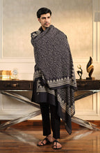 Manto's Unisex Black Sitaray Odhni featuring Urdu Calligraphy of Poetry by Allama Iqbal