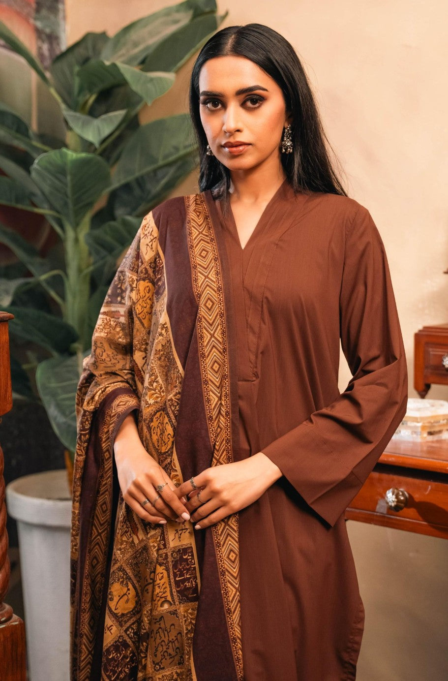 Shopmanto, wear manto, manto clothing brand, manto pakistan, ladies clothing brand, urdu calligraphy clothing, wear manto, urdu calligraphy unisex brown antique maroon jugnu odhni dupatta, urdu dupatta