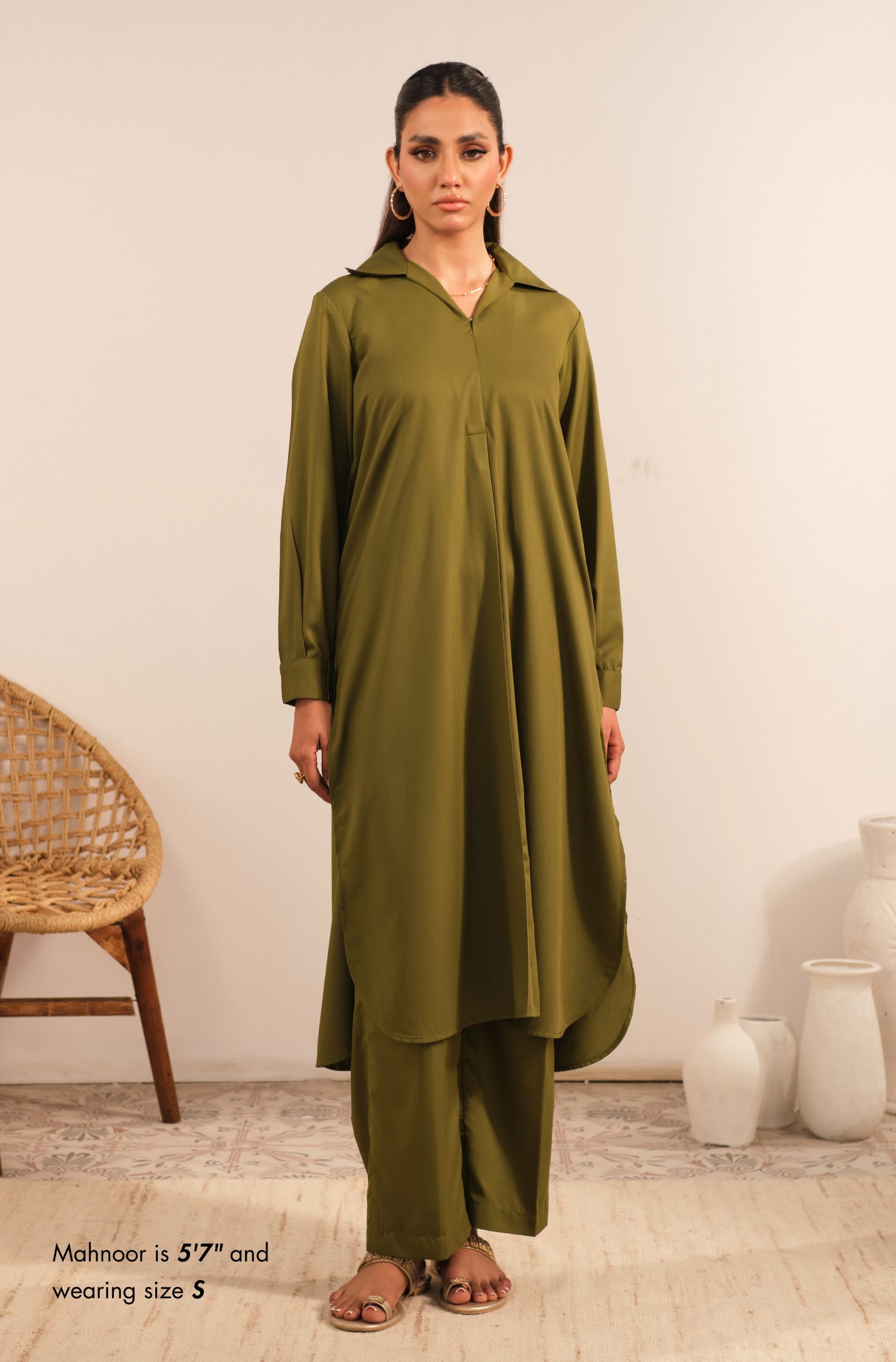 Manto Women's Olive Green 2 Piece Solid Co-Ord Set with Victorian Style Collar