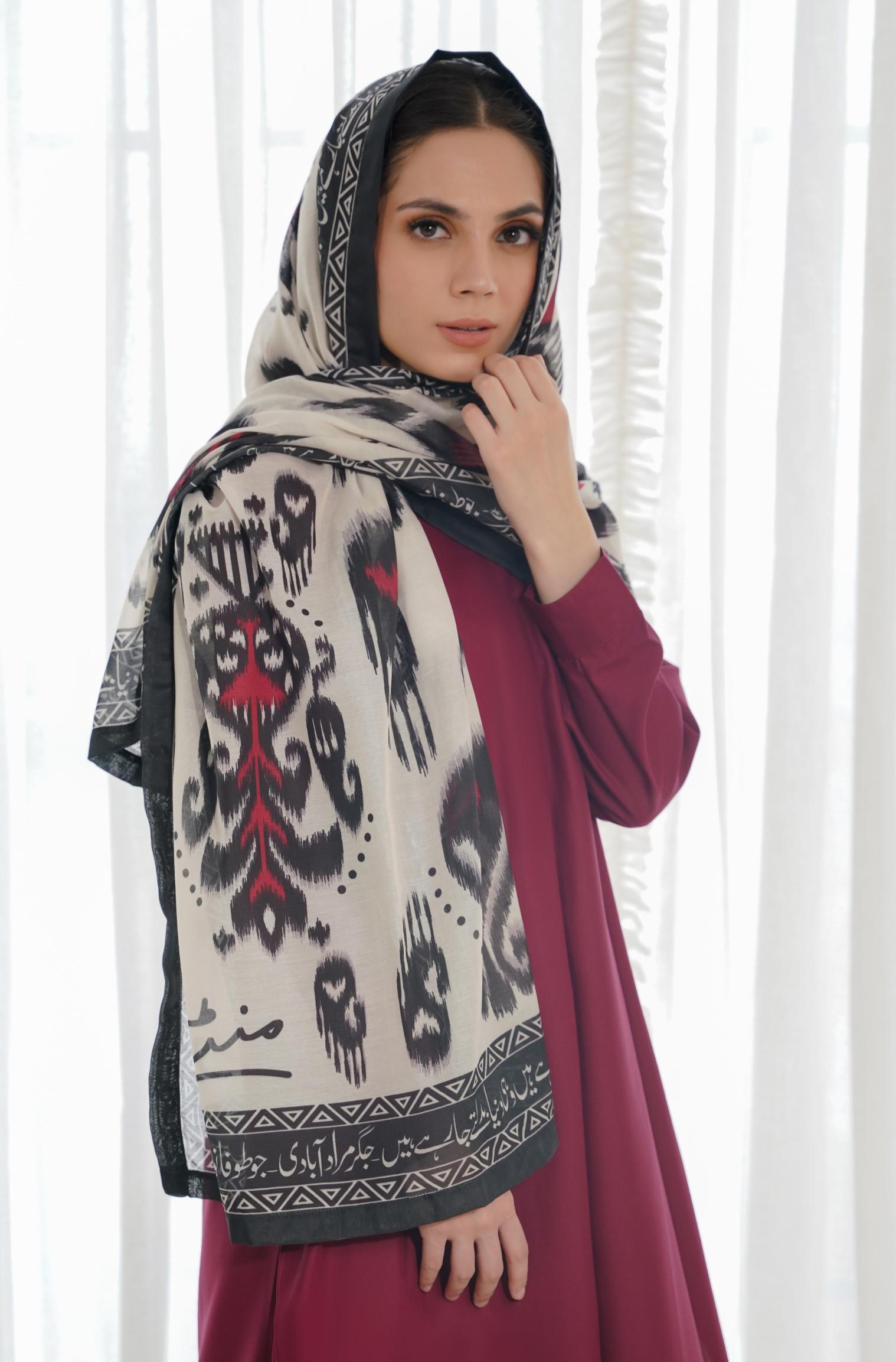 Manto's Swiss Lawn Dastoor Scarf Featuring Urdu Calligraphy of Poetry by Jigar Muard Abadi