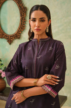 Sleeve & Neck Detail of Manto Women's 1 Piece Ready to Wear Purple Kurta with Urdu Calligraphy