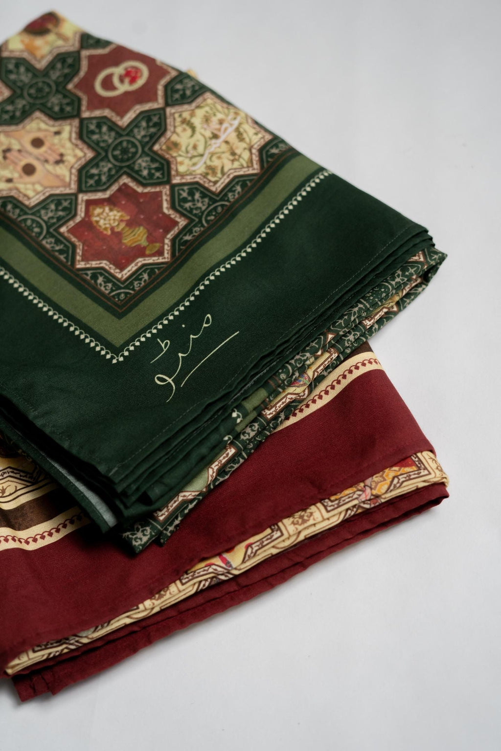 Zeenat (শাশ্বত সুন্দরী) Odhni - Antique Maroon