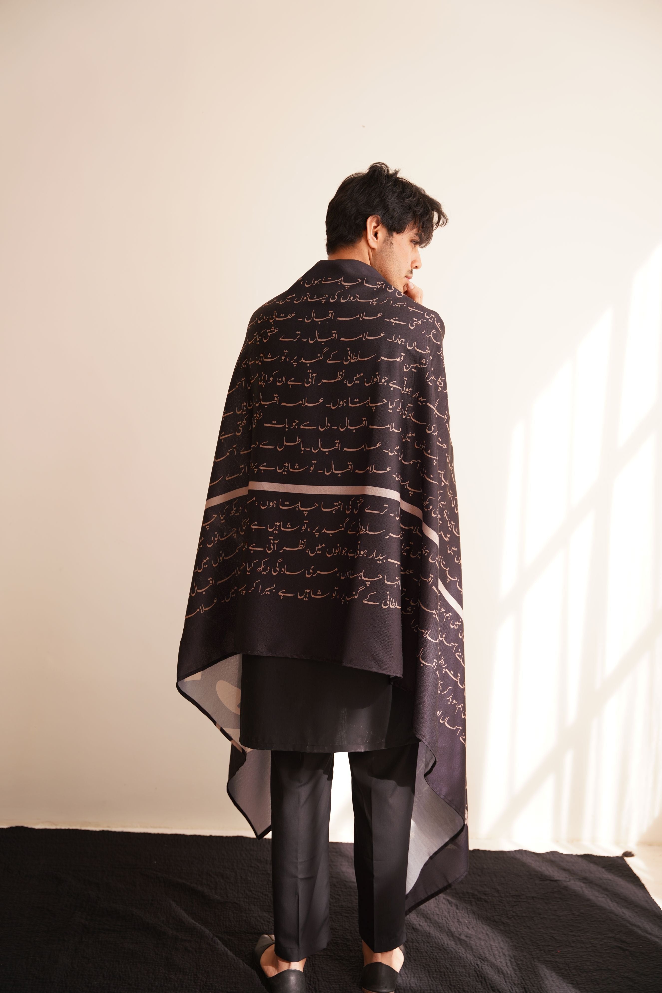 Meraas (উত্তরাধিকার) Odhni - Black