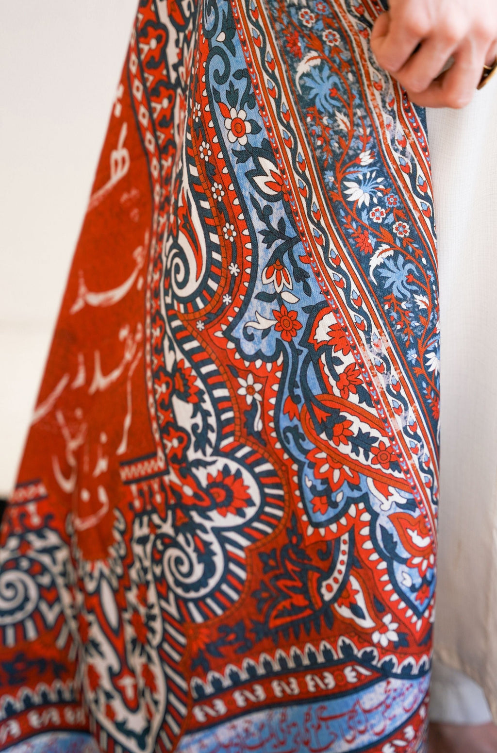 Talaash (অন্তরের অনুসন্ধান) Odhni - Blue & Rust