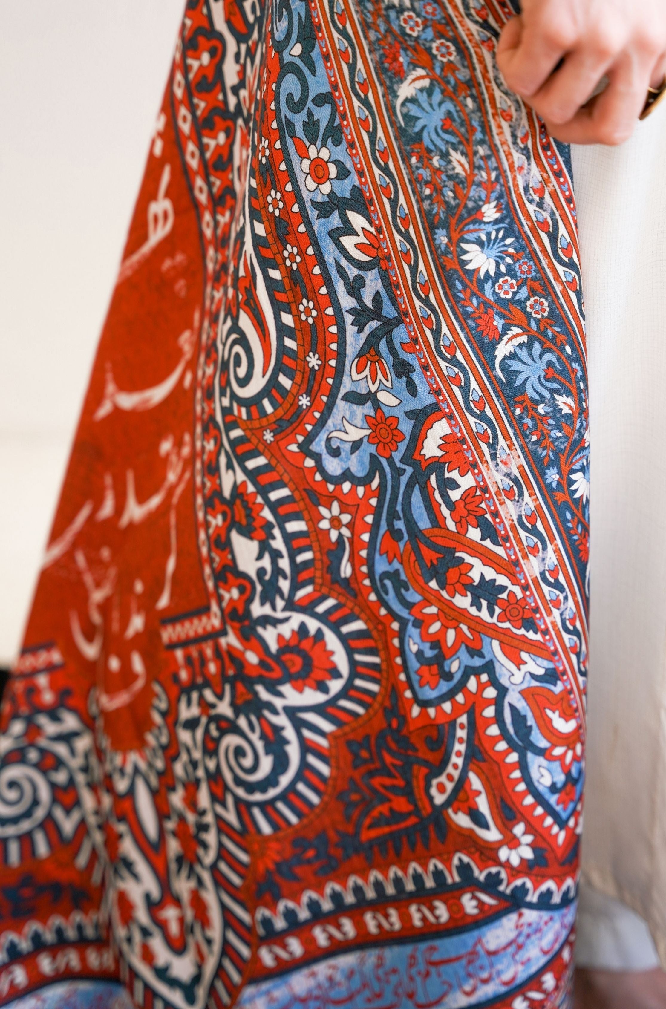 Talaash (অন্তরের অনুসন্ধান) Odhni - Blue & Rust