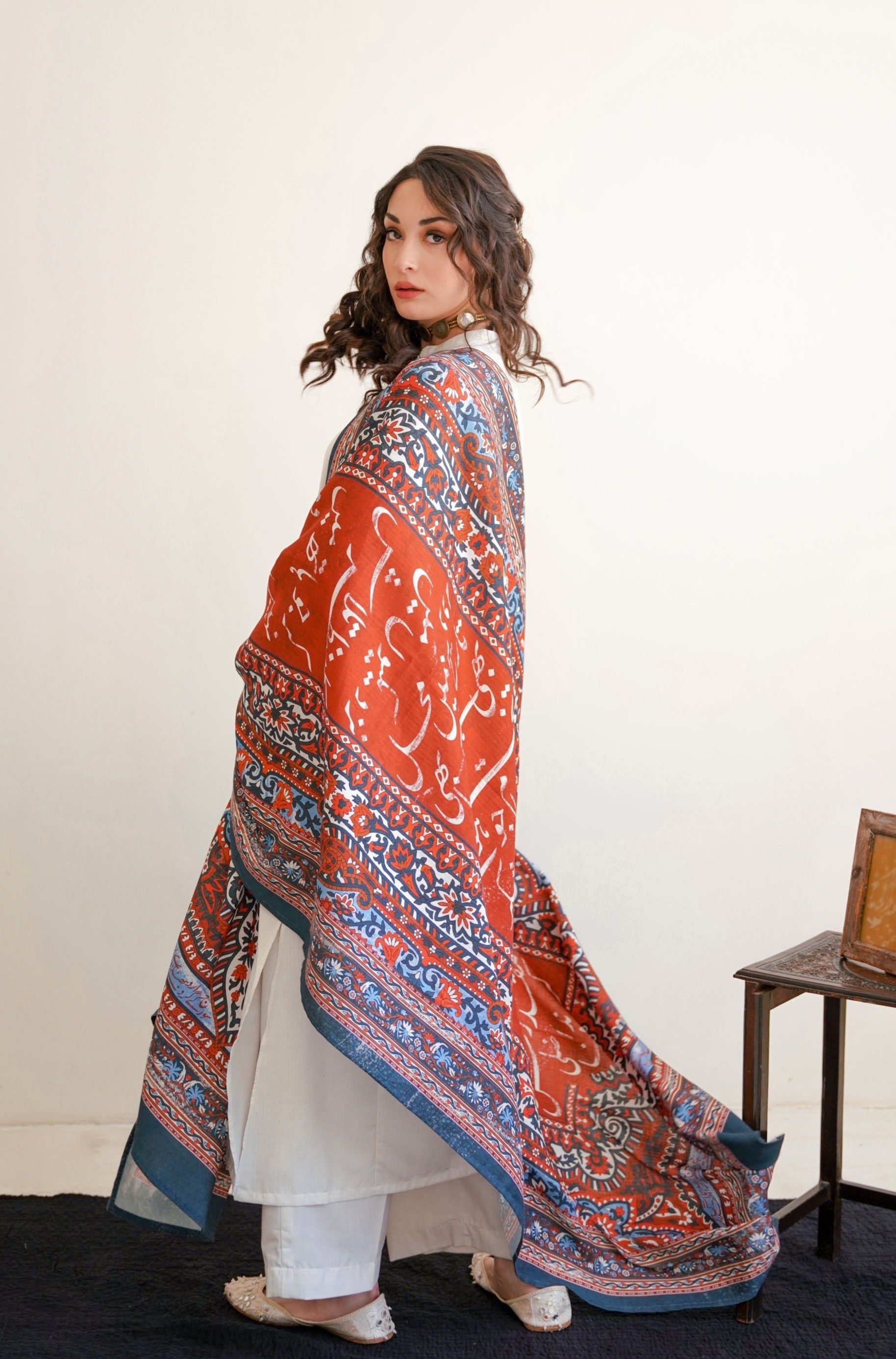 Talaash (অন্তরের অনুসন্ধান) Odhni - Blue & Rust