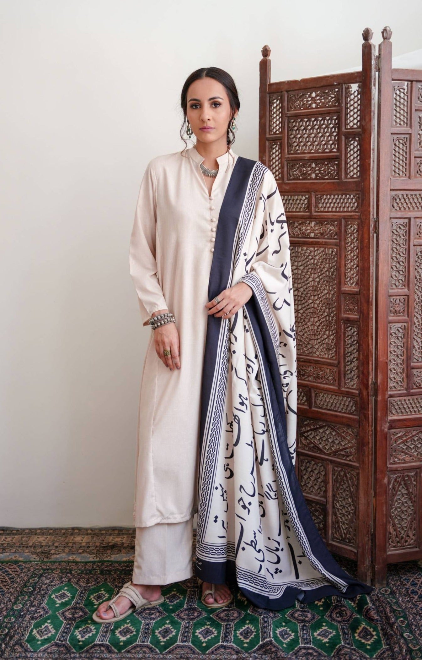 Bol (বল) - White Odhni