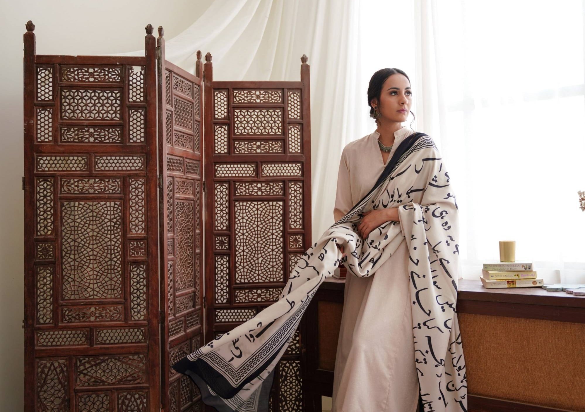 Bol (বল) - White Odhni