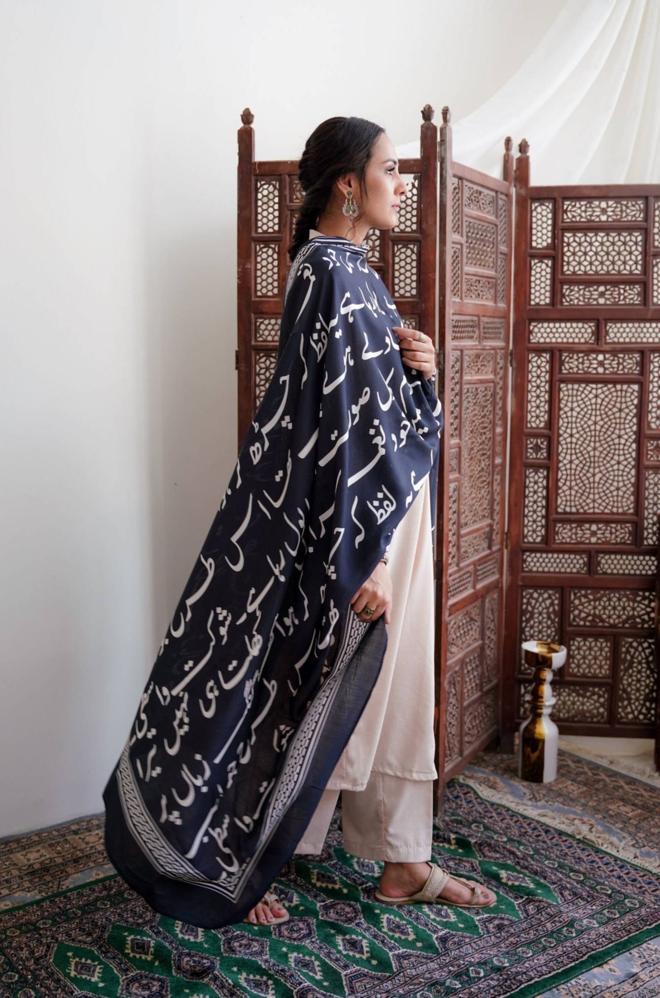 Shopmanto, wear manto, manto clothing brand, manto pakistan, ladies clothing brand, urdu calligraphy clothing, manto black urdu calligraphy bol odhni dupatta shawl