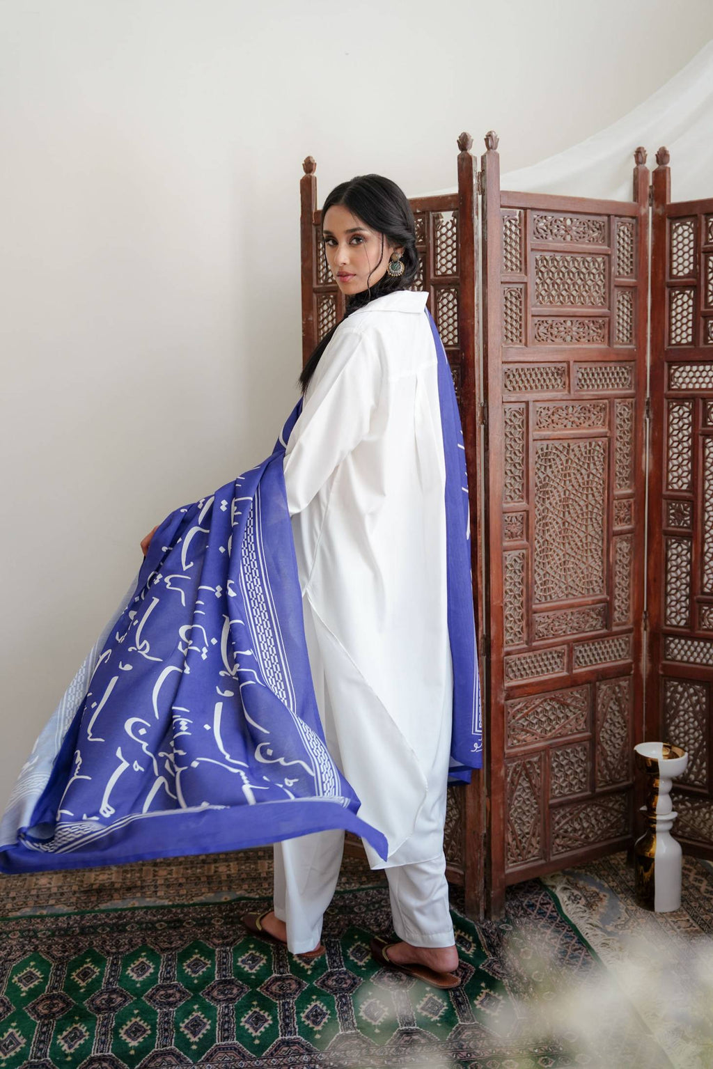 Shopmanto, wear manto, manto clothing brand, manto pakistan, ladies clothing brand, urdu calligraphy clothing, manto bold urdu calligraphy women blue color bol odhni dupatta shawl featuring the words of shaukat wasti