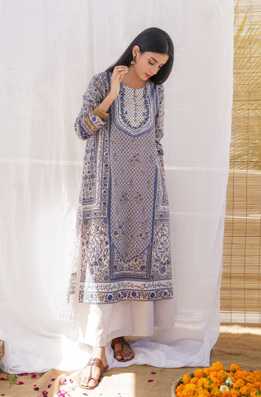 Gul-e-Jahaan (জগতের ফুল) Kurta - Blue