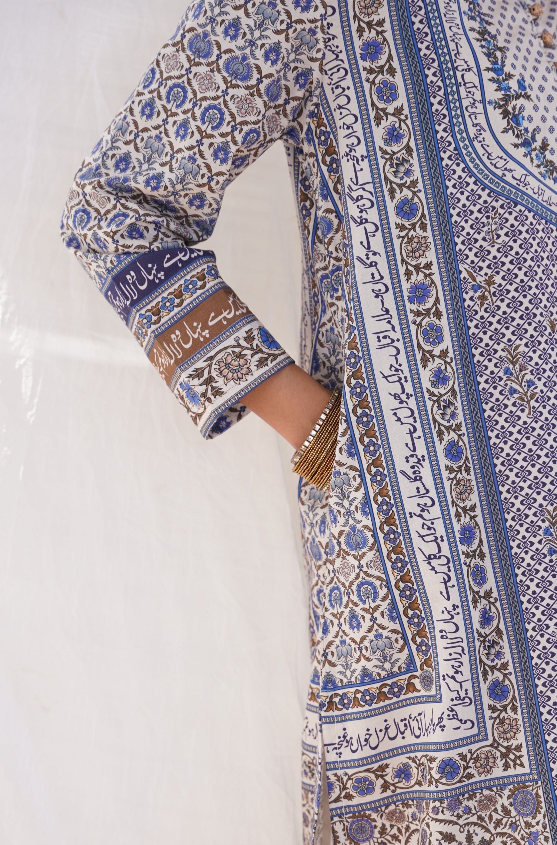 Gul-e-Jahaan (জগতের ফুল) Kurta - Blue