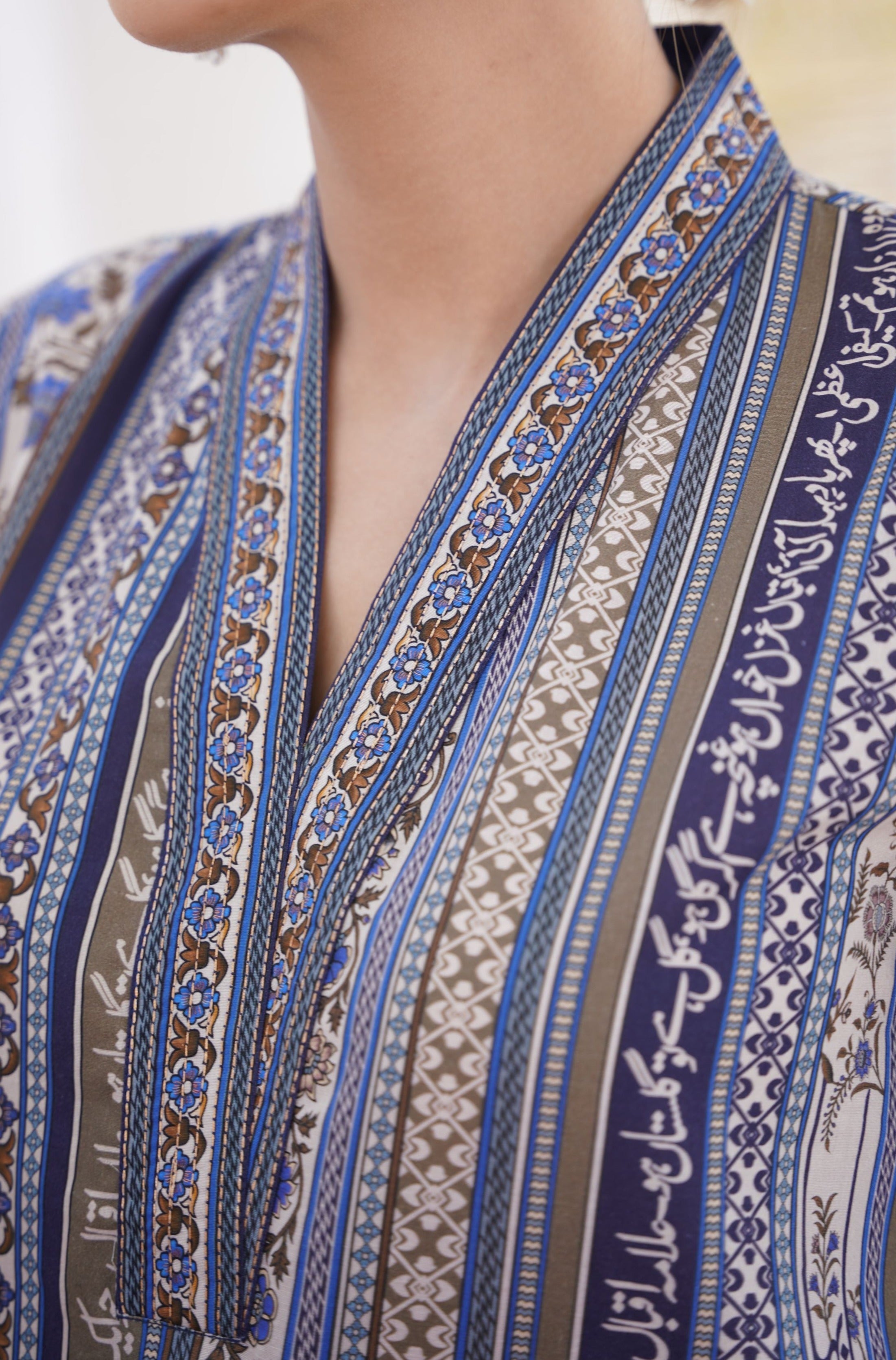 Gulistan (ফুলের বাগান) Stripes Kurta - Blue