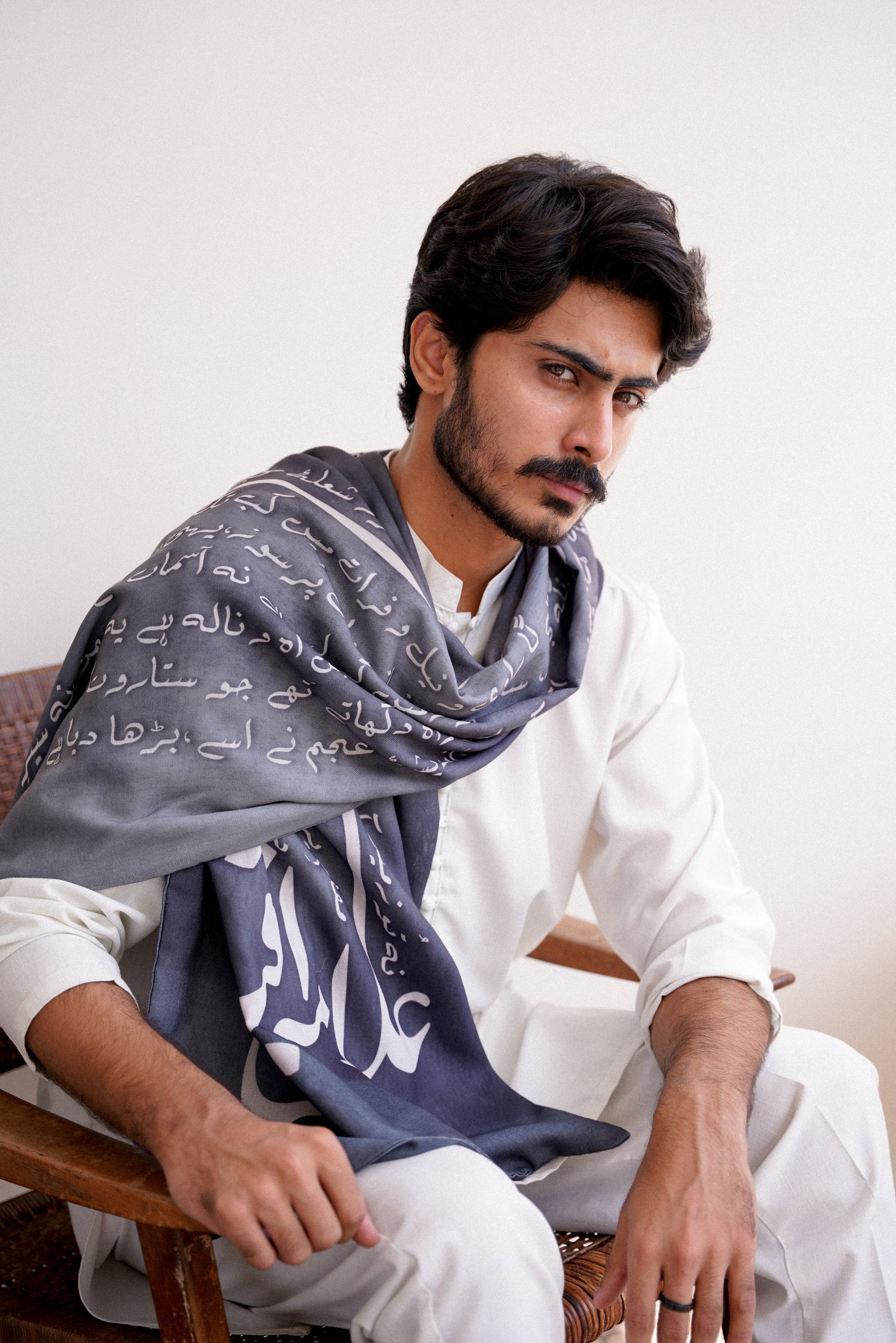 Karvaan (যাত্রীদল) Stole - Grey