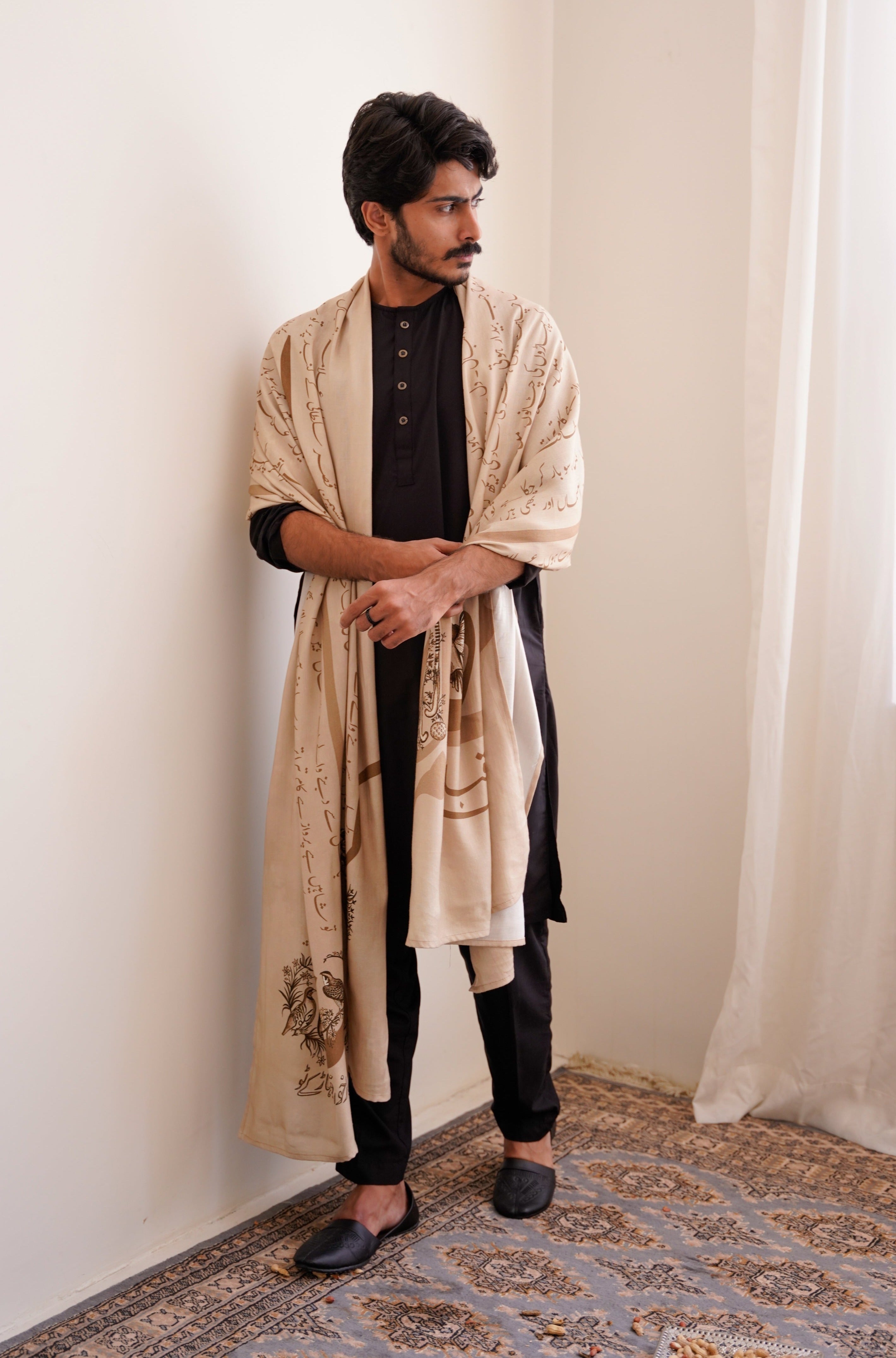 Meraas (উত্তরাধিকার) Odhni - Beige