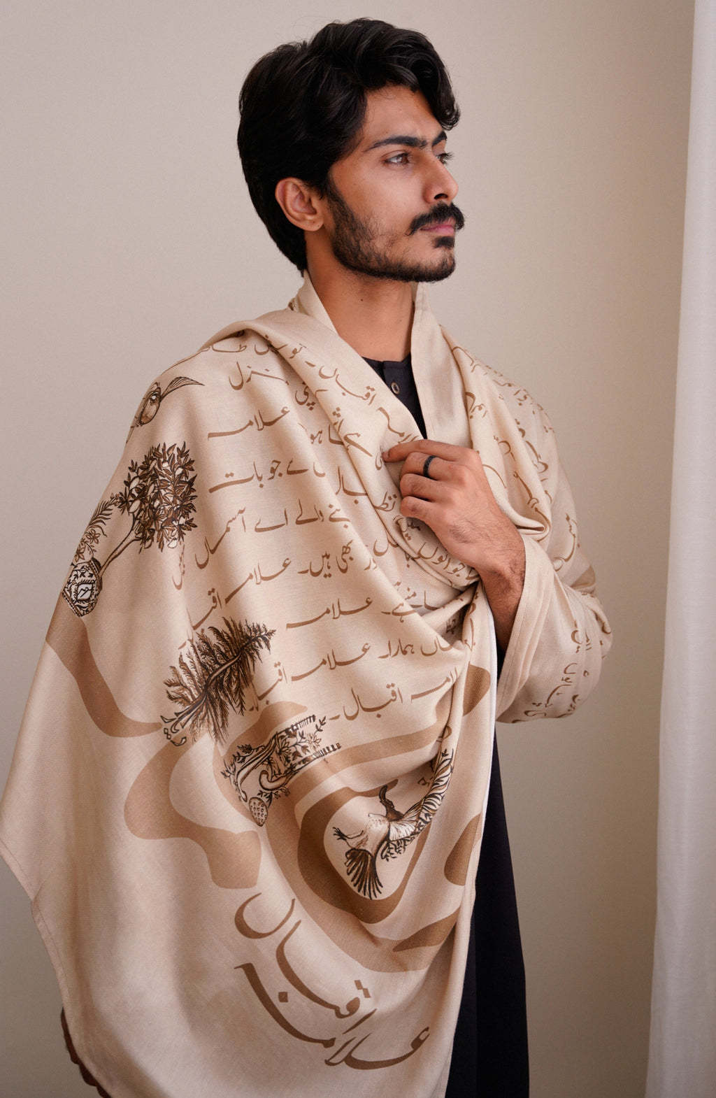 Meraas (উত্তরাধিকার) Odhni - Beige