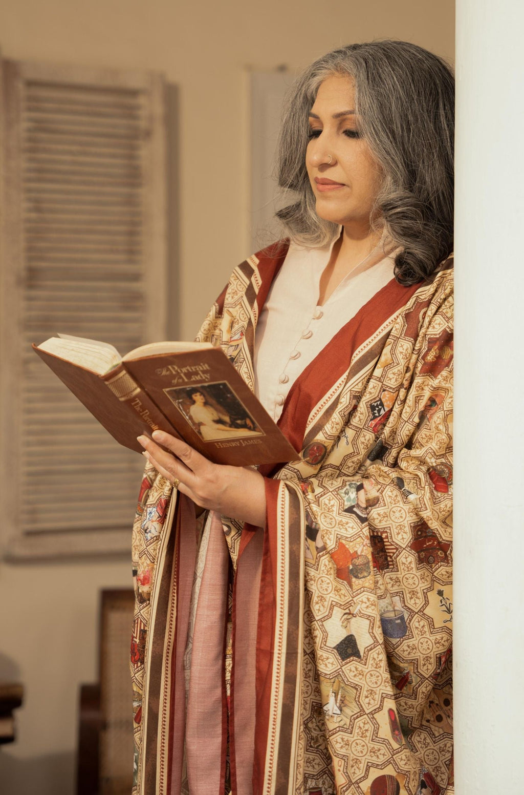 Shopmanto, wear manto, manto clothing brand, manto pakistan, ladies clothing brand, urdu calligraphy clothing, Manto women's day antique maroon zeenat odhni dupatta shawl