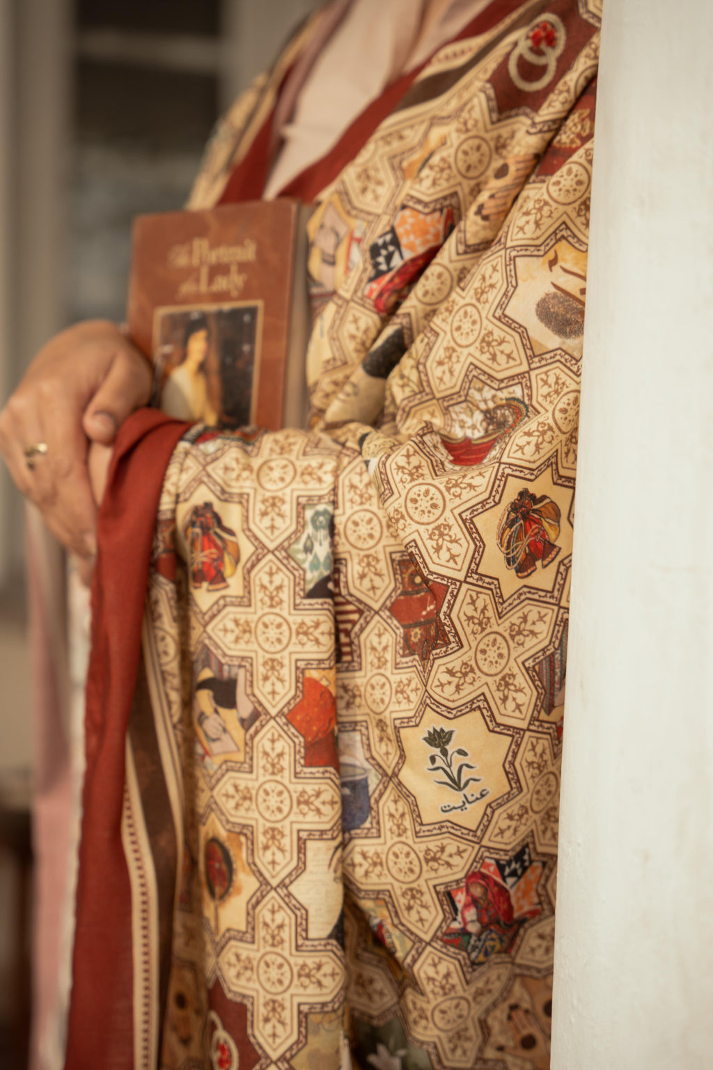 Shopmanto, wear manto, manto clothing brand, manto pakistan, ladies clothing brand, urdu calligraphy clothing, Manto women's day antique maroon zeenat odhni dupatta shawl