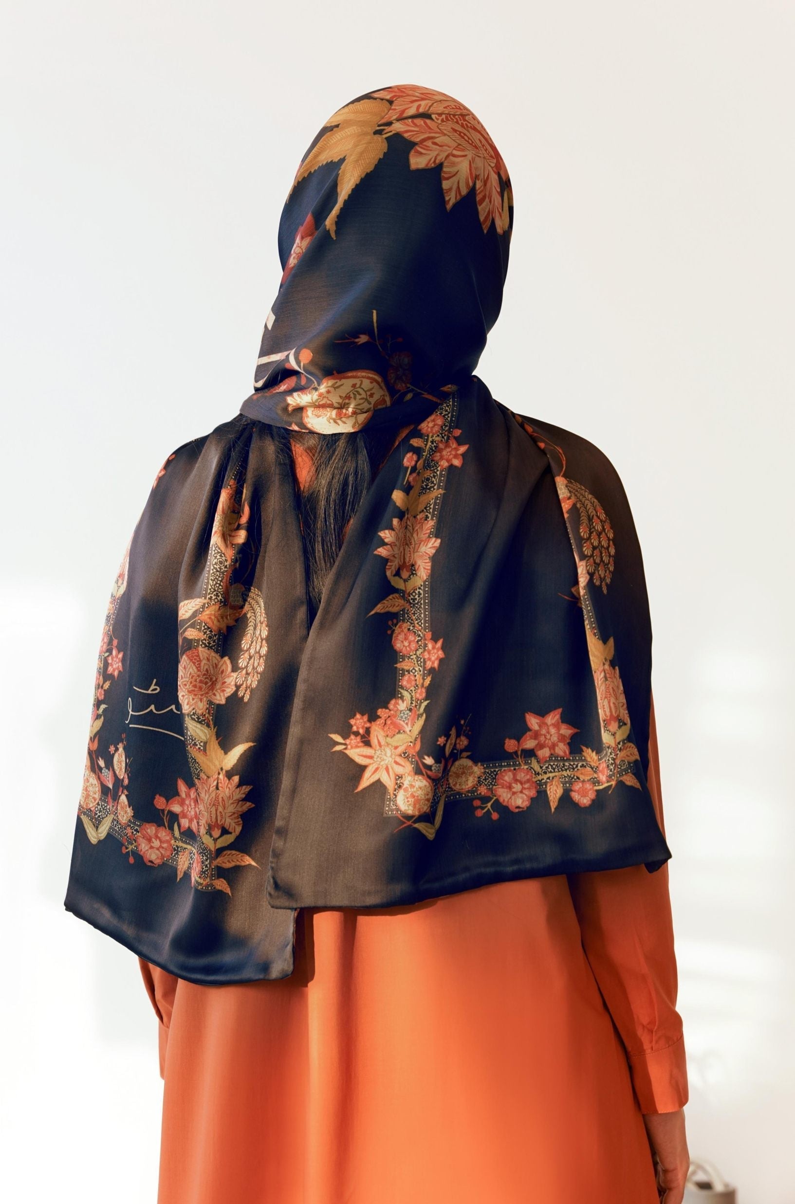 Shopmanto, wear manto, manto clothing brand, manto pakistan, ladies clothing brand, urdu calligraphy clothing, manto women black gulnaar stole with urdu calligraphy, crepe, silk